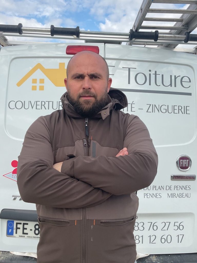 artisan couvreur zingueur a Arles 